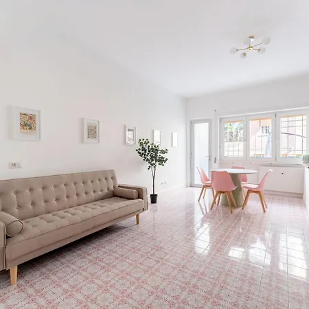 Apartment Retro Loft Ponte Milvio, Nearby Foro Italico